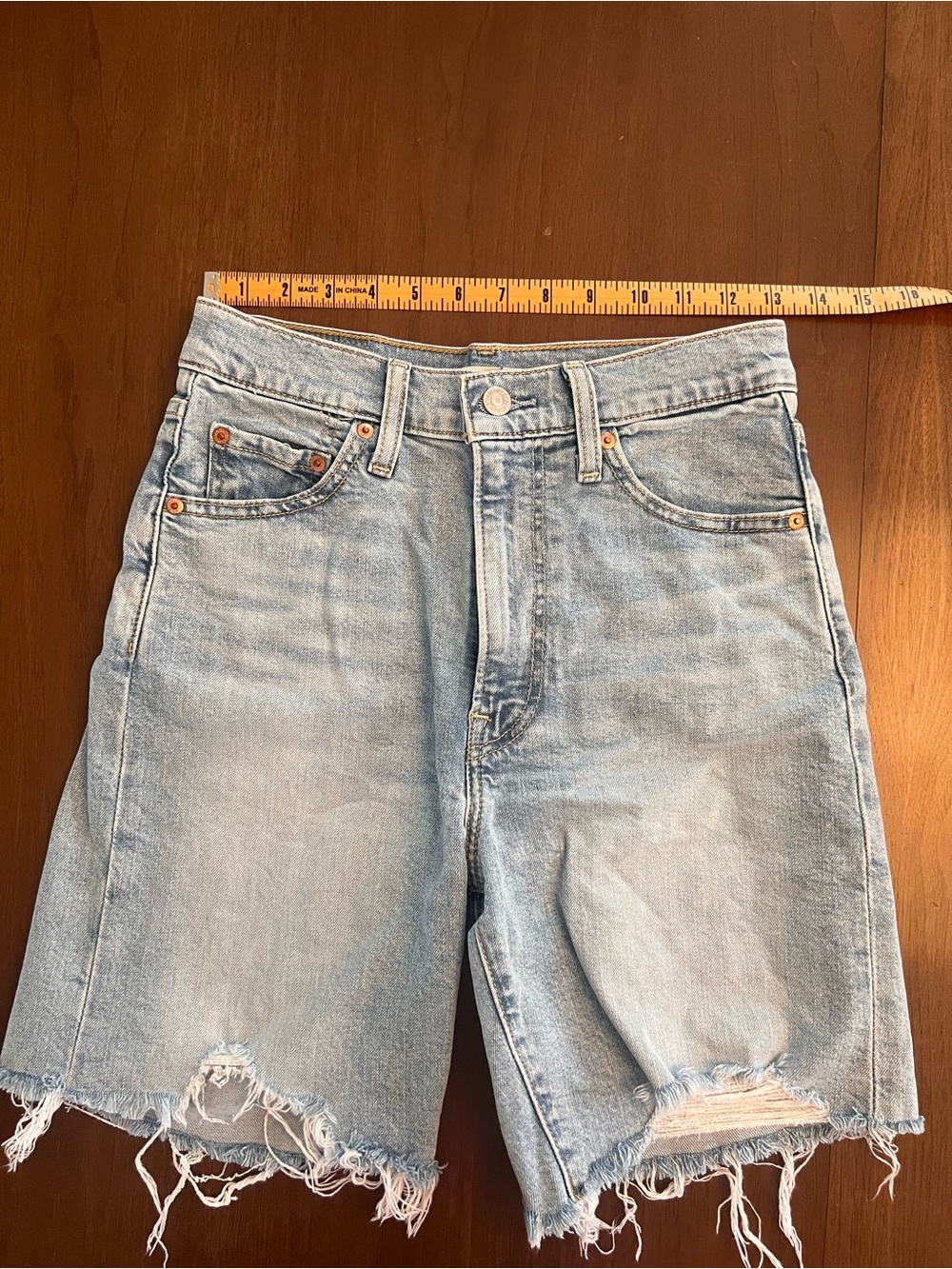 Levi’s Distressed Denim Shorts light wash ribcage Bermuda - Picture 2 of 5
